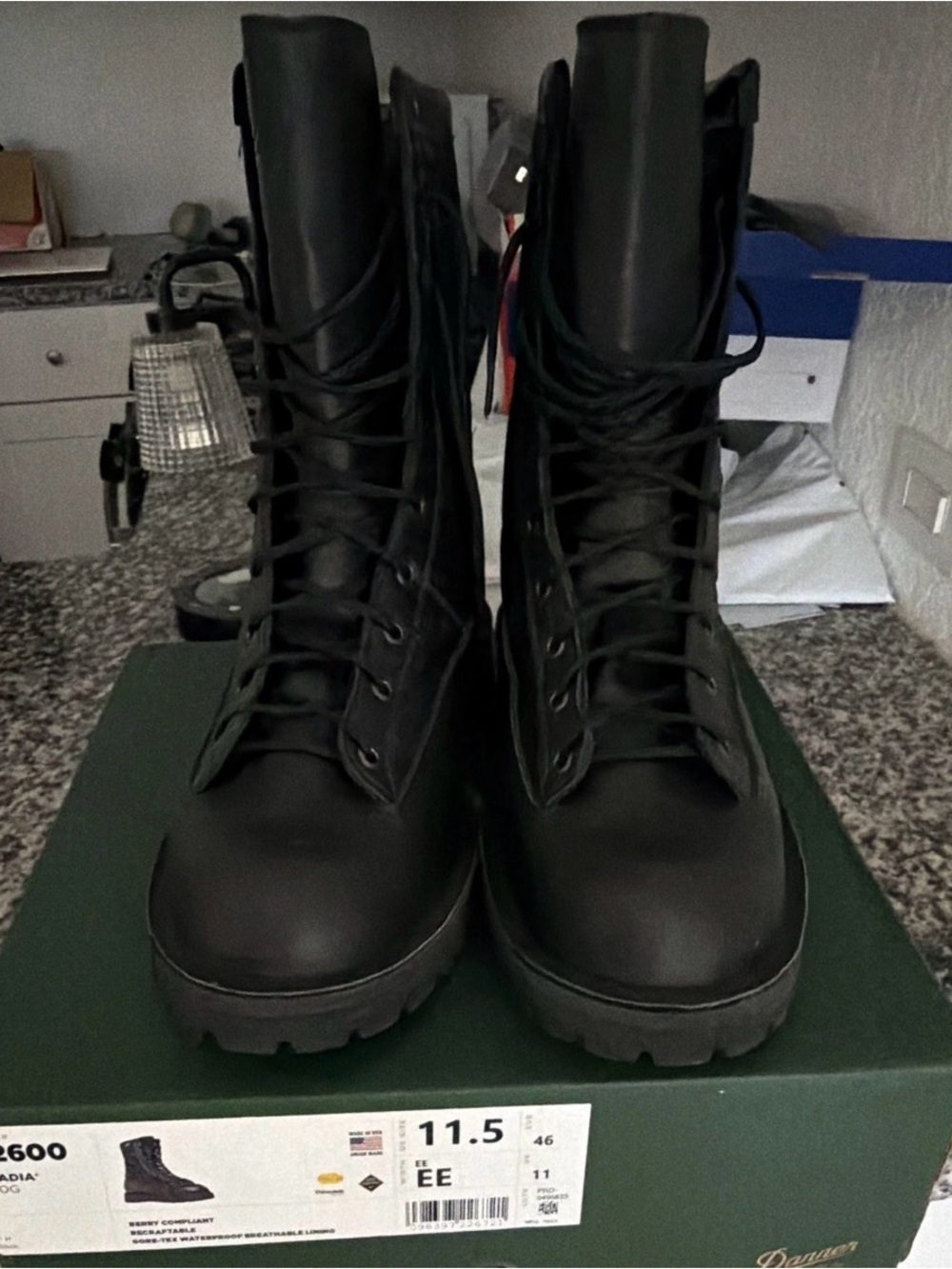 Danner Men’s Acadia 8” black US 11.5 EE